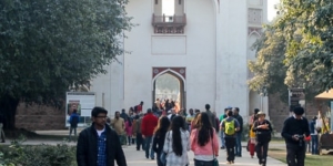 Humayuns Mausoleum in Delhi Weg zum Humayuns Mausoleum in Delhi