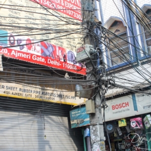 Kabelsalat in Delhi Kabelsalat in der indischen Hauptstadt Delhi