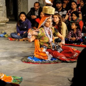 Flammentänzerin Bagore ki haveli Tänzerin mit brennenden Topf auf dem Kopf