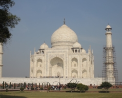 Das Taj Mahal von der Seite Das Taj Mahal in Agra von der Seite