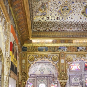 Verzierte Decke im Meherangarh Fort Vierzierte Decke mit Gold im Meherangarh Fort