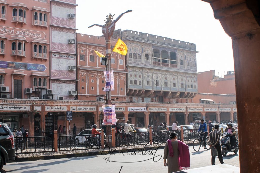 Sicherer Stadtspaziergang in Jaipur