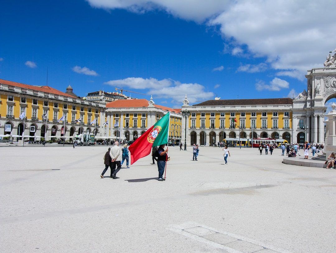 Portugal Flagge auf Platz in Lissabon 